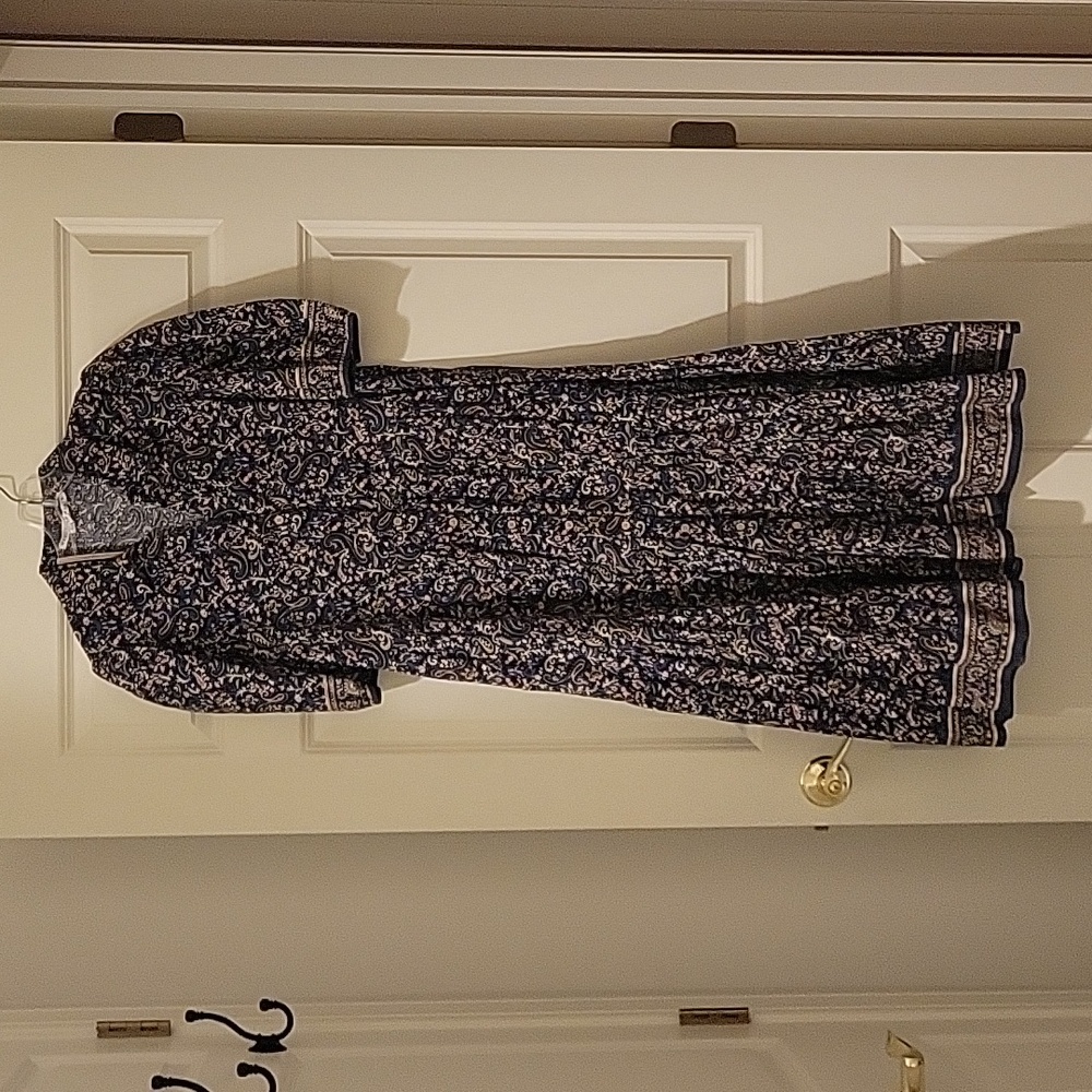 Veronica beard, size 12, has belt too